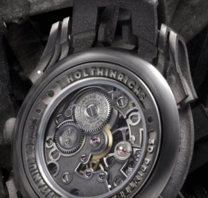Holthinrichs watch back showing its art jewelry influence