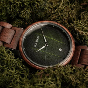 Holzkern watch with wood and fig leaf
