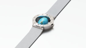Stone hold watch in silver