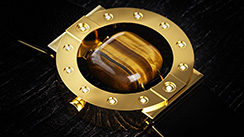 Stone-hold watch, gold. Thumbnail