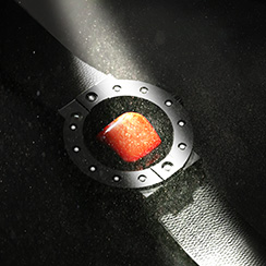 Stone-hold watch, black. Thumbnail